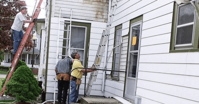 How to Restore Faded Vinyl Siding (Ultimate Homeowner Guide)